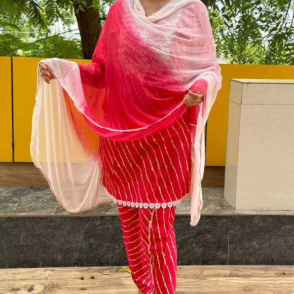 Trending 3 piece L size coord set with dhoti pant, chiffon dupatta - Picture 6 of 6